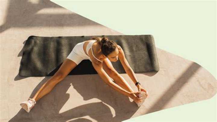 Paris Hilton on DJing: “I’ve been training for 6-8 hours a day for a year”