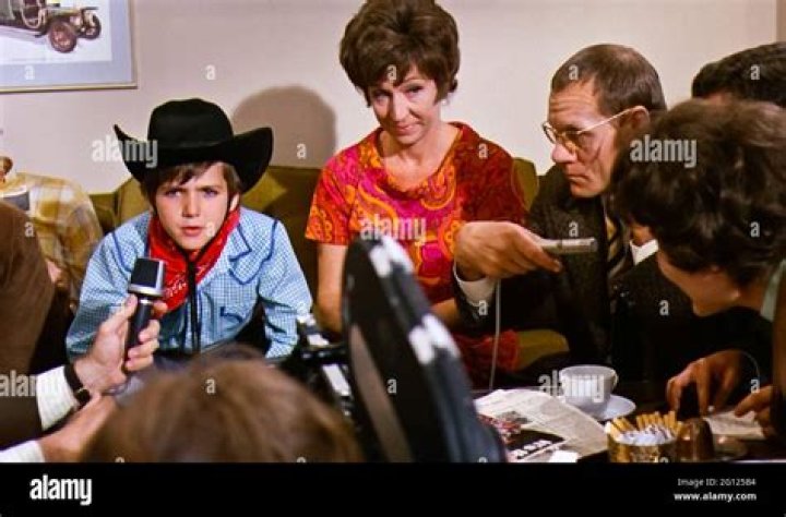 Paris Themmen - Age, Family, Bio