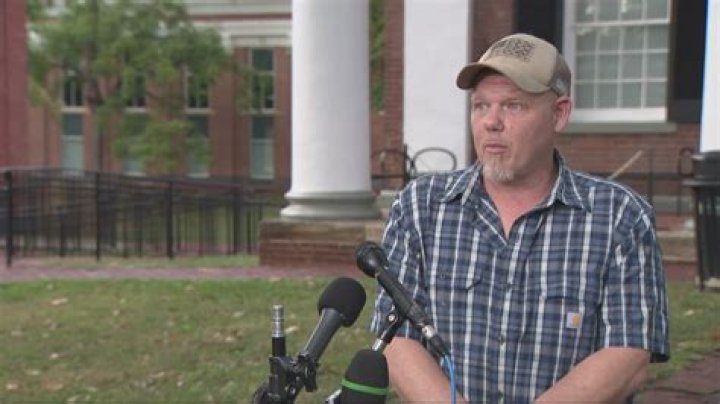 Pat Smith (Activist) - Age, Family, Bio