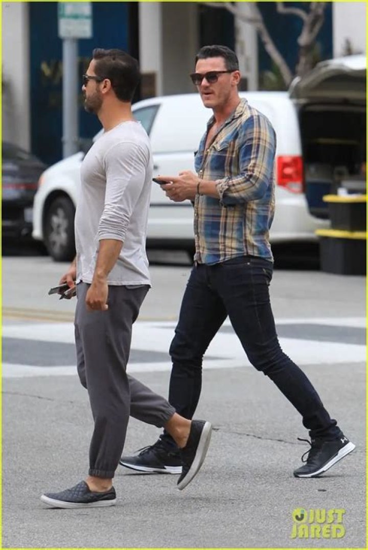 Paula Malcomson Birthday, Married, Husband, Partner, Net Worth, Family