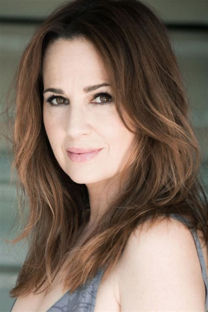 Paula Marshall Bio (Wiki) 