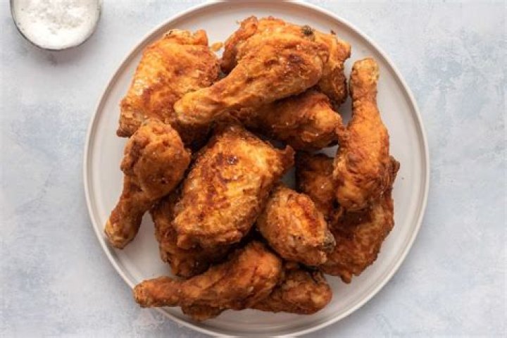 Paula Patton showed off her fried-chicken family recipe and it was so, so bad