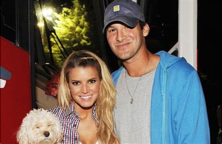 People: Tony Romo dumped Jessica Simpson the day before her b-day