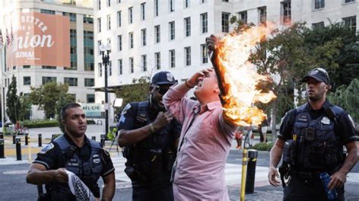 
Police investigate man who set himself on fire outside UC Berkeley’s Sproul Plaza 