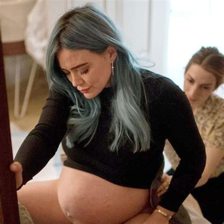 Pregnant Hilary Duff gets acupuncture: ‘trying to give baby the eviction notice’