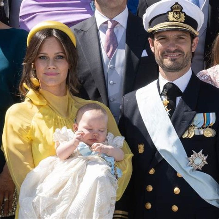 Prince Carl Phillip’s ex-girlfriend thinks it’s ‘strange’ that Carl didn’t love her