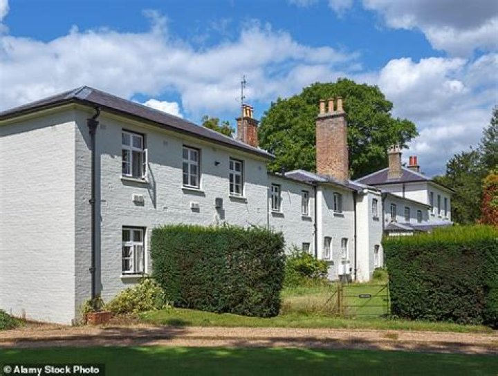 Prince Harry will renew his lease on Frogmore Cottage next month, apparently