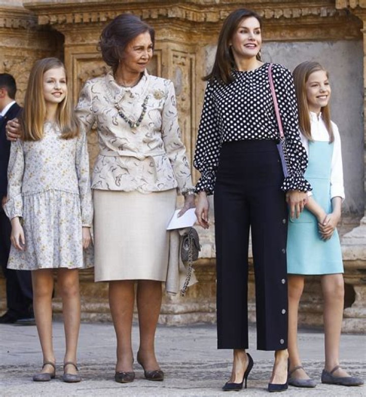 Queen Letizia wore trousers with buttons down the leg for Easter Mass