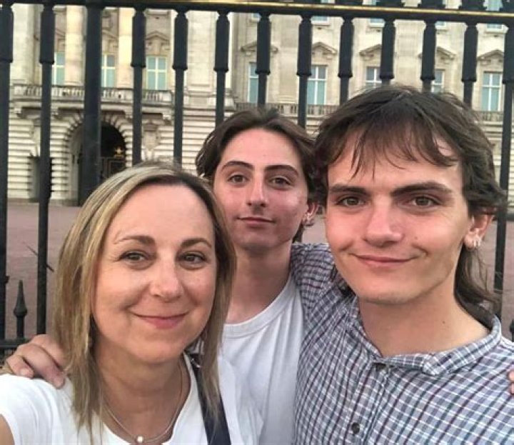 Rachel Bilson: ‘I’m a single mom I need jobs… I provide a lot for my family’