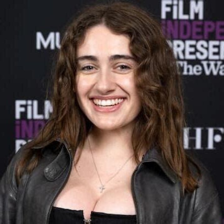 Rachel Sennott Bio (Wiki) 