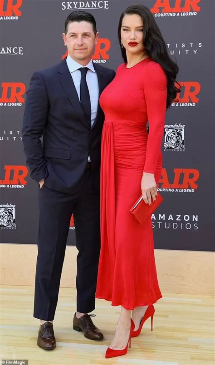 
Raiane Lima Height, Weight, Net Worth, Age, Birthday, Wikipedia, Who, Nationality, Biography 