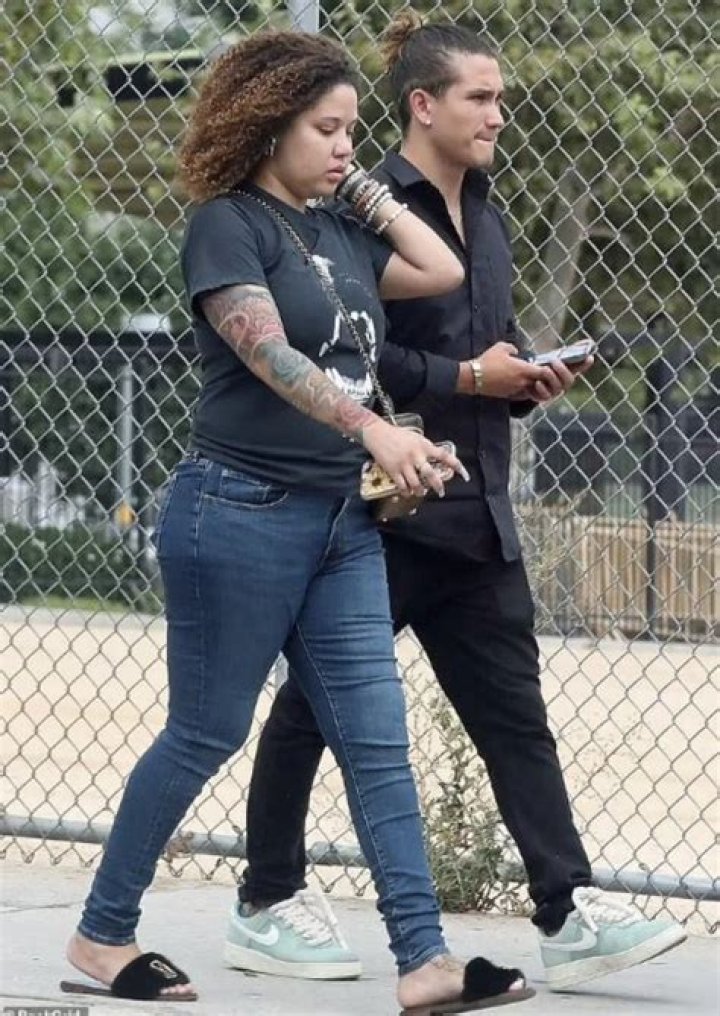 Raina Chassagne - Trivia, Family, Bio