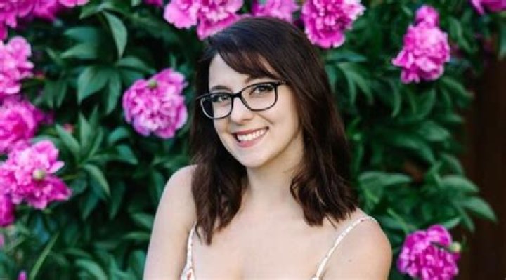 Rebecca Bagnol - Age, Family, Bio