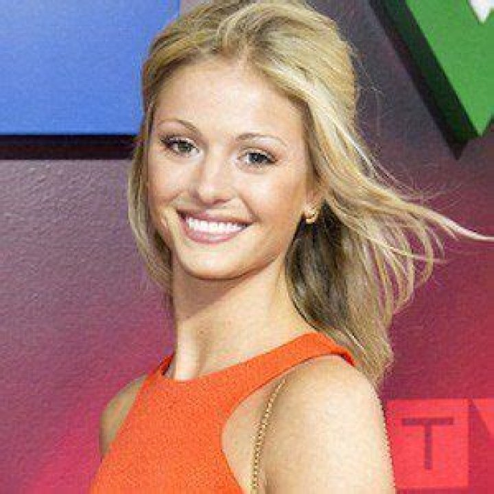 Rebecca Dalton - Age, Family, Bio