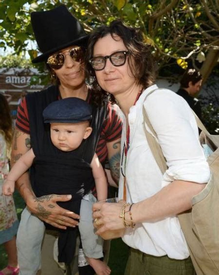 Rhodes Emilio Gilbert Perry Acquired Prominence Since The Birth Due To Her Parents, Sara And Linda.