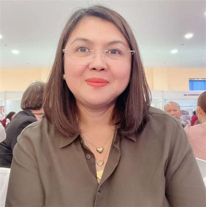 Ria Santos - Age, Family, Bio