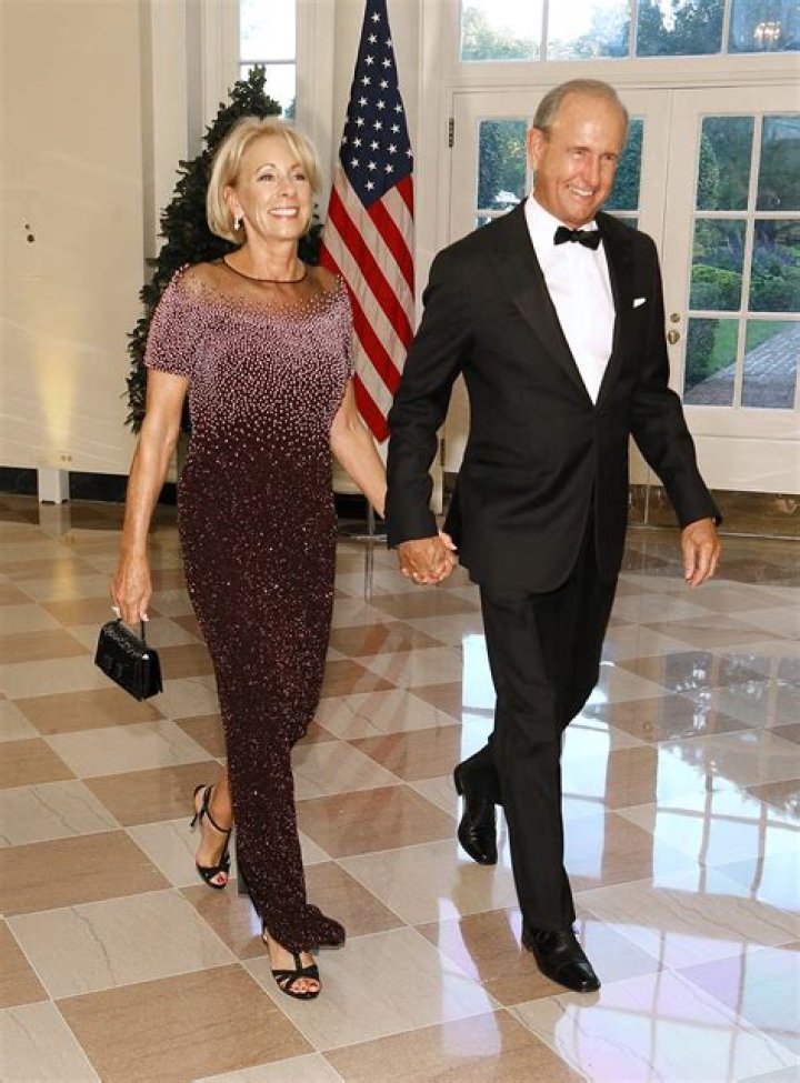 Richard Devos Net Worth - Wiki, Age, Weight and Height, Relationships, Family, and More