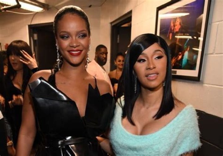 
Rihanna’s Height Revealed: Exactly How Tall is She and How Much Does She Weigh? 