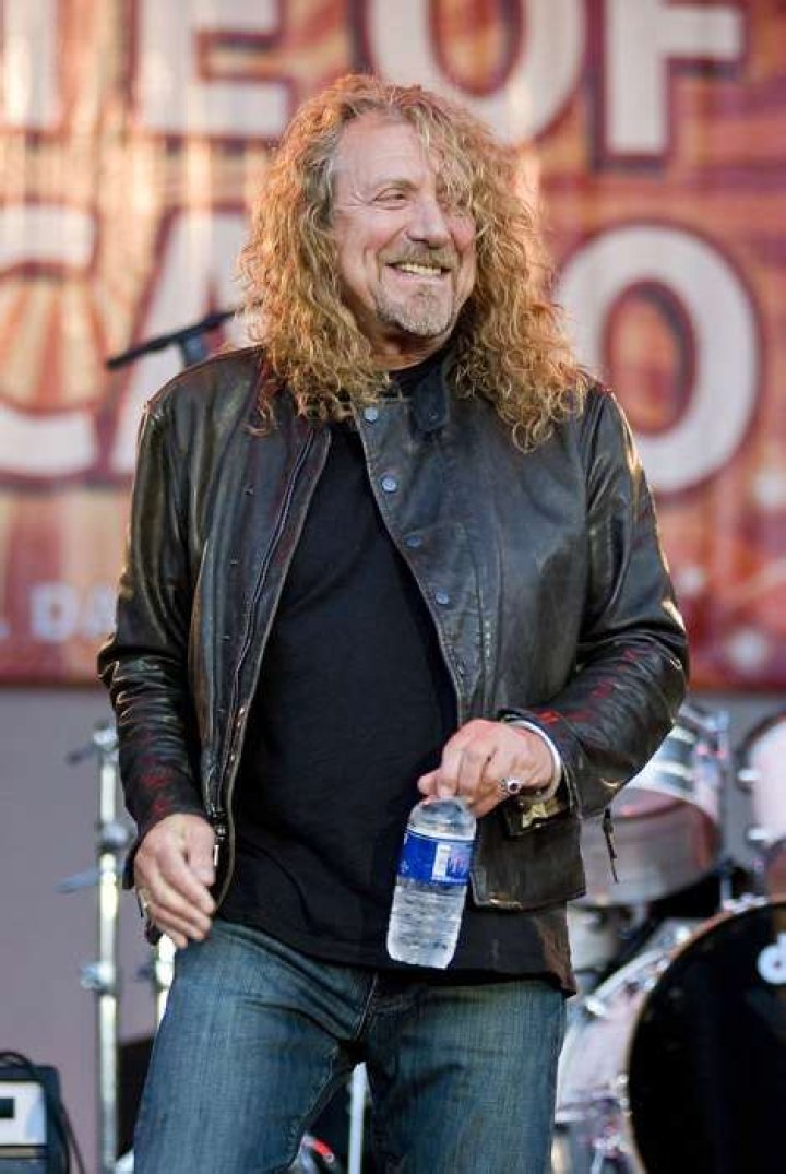 Robert Plant Height - CelebsHeight.org