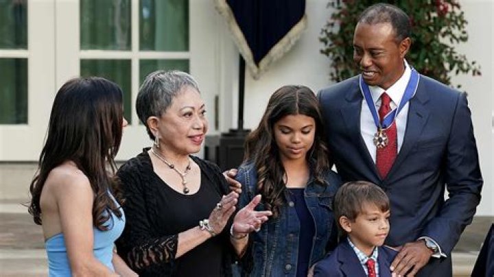 Robert S Woods - Age, Family, Bio