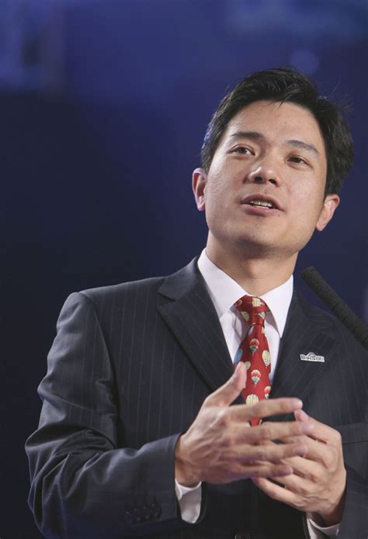 Robin Li Net Worth - Wiki, Age, Weight and Height, Relationships, Family, and More