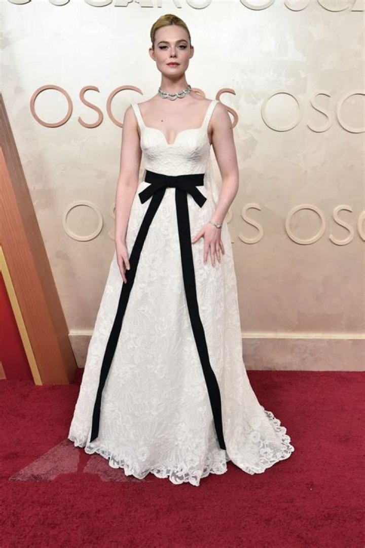Rooney Mara in pale Givenchy at the Oscars: goth-bridal or stunning?