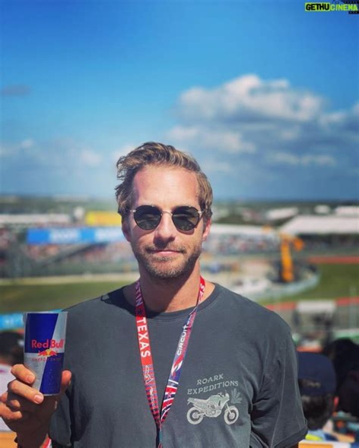 Ryan Hansen Bio (Wiki) 