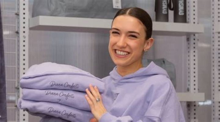 Sabrina Vaz - Age, Family, Bio