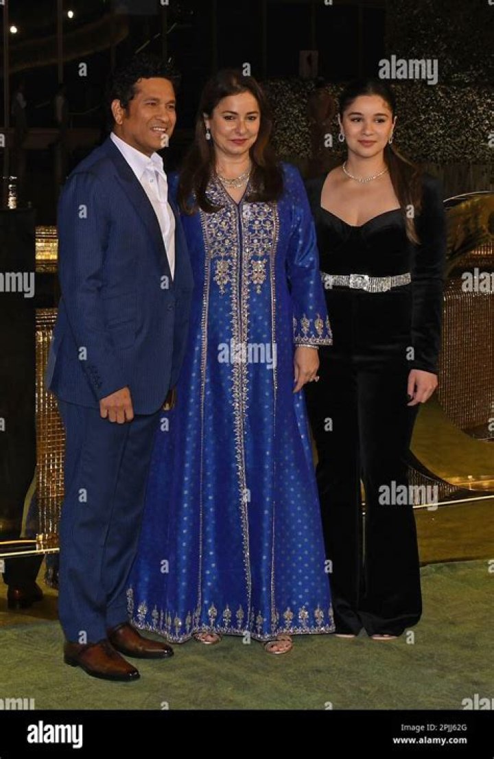 
Sachin Tendulkar’s Daughter Sara recents stylish looks 