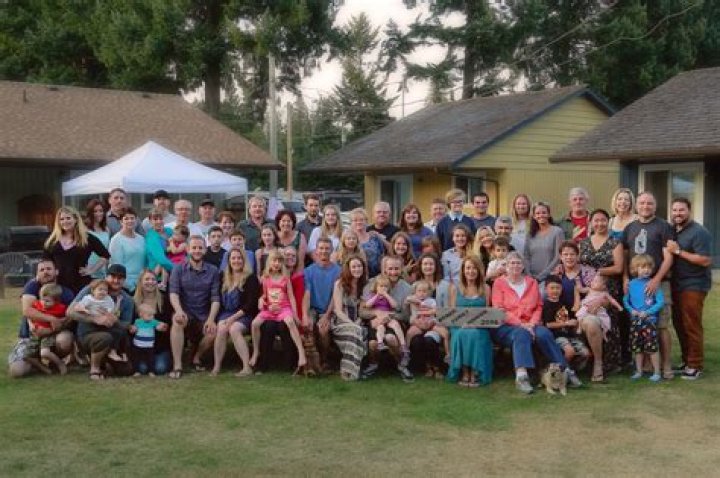 Sally McNeil - Age, Family, Bio