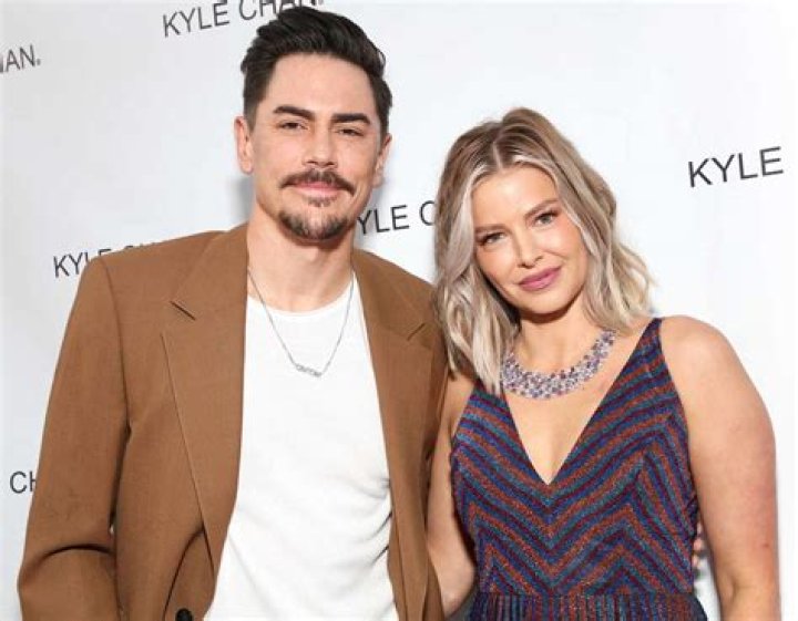 Salma Hayek’s husband called her ‘lazy’ after she gave birth & didn’t want to work