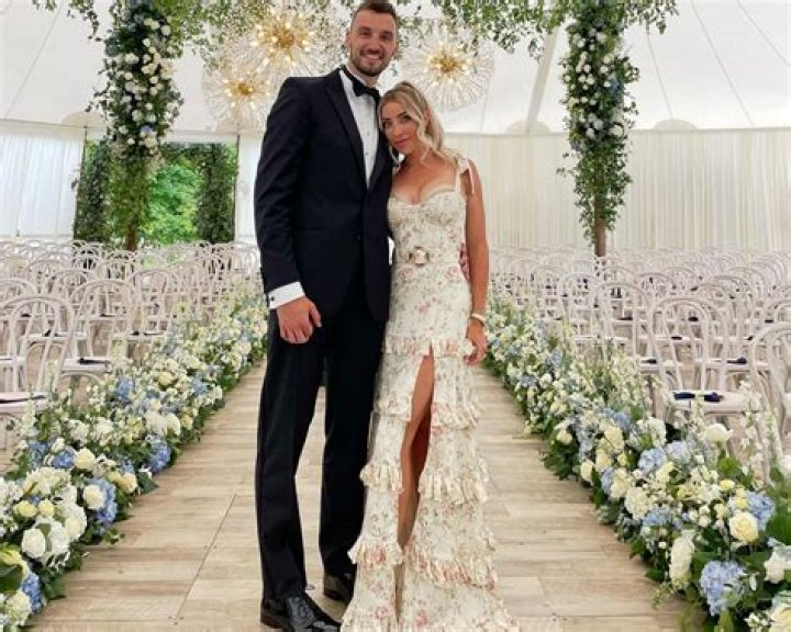 Sam Dekker and Olivia Harlan have hitched! They collected charity instead of receiving wedding gifts and donated at Children’s Cancer Family Foundation
