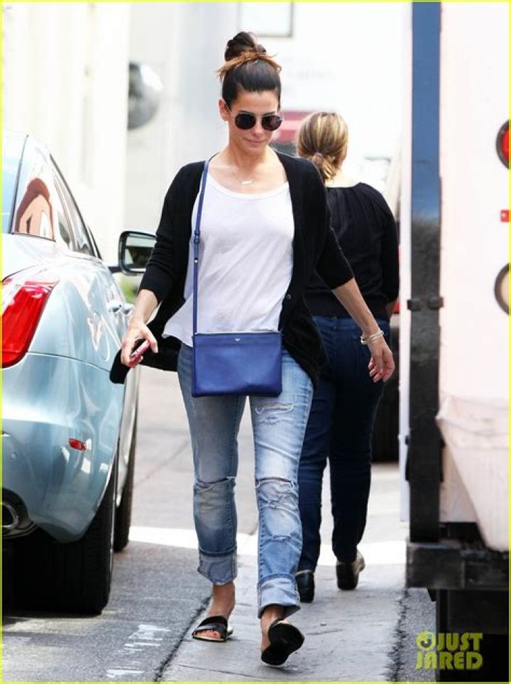 Sandra Bullock’s stalker Joshua Corbett kills himself after a five-hour stand-off with the police!