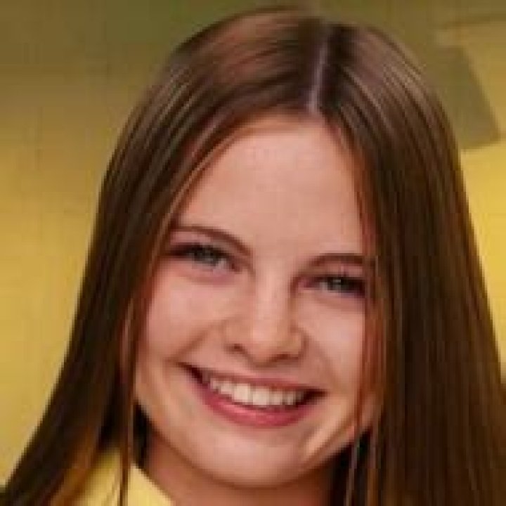 Sandra Cires - Age, Family, Bio