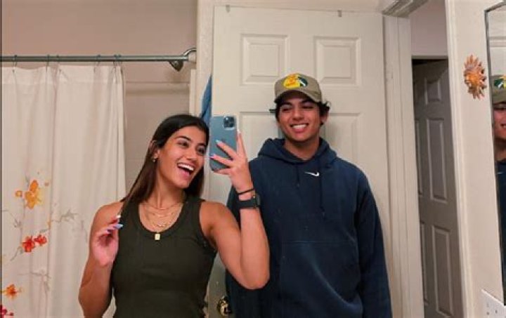 Sara Saffari Brother Sister Family Ethnicity And Religion