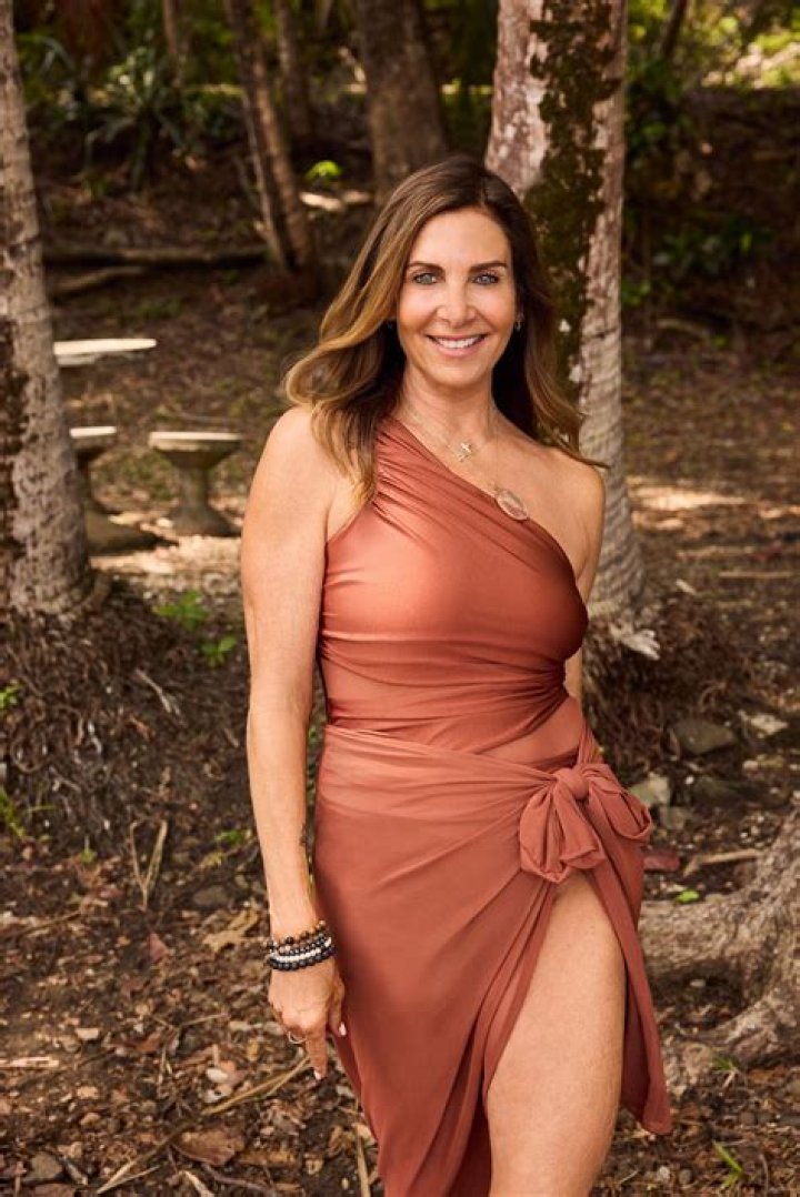 Sara Skinner - Age, Family, Bio