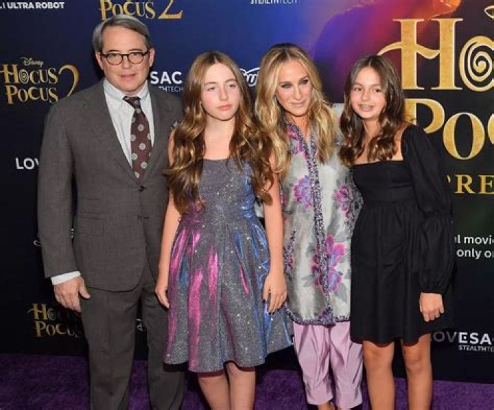 Sarah Jessica Parker’s Twins make Rare Red Carpet Appearance for Hocus Pocus 2 Premiere!