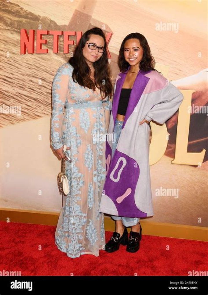 Sarah Lampert - Age, Family, Bio