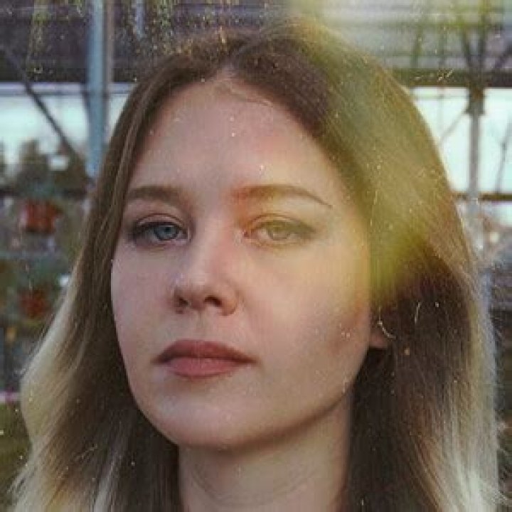 Sarah McTaggart - Age, Family, Bio