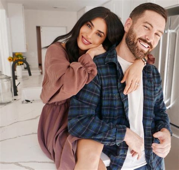 Sazan Hendrix Age, Husband, Baby, Ethnicity, Bio & More