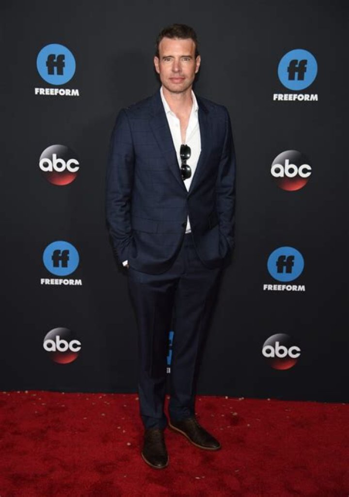 Scott Foley Net Worth - Wiki, Age, Weight and Height, Relationships, Family, and More