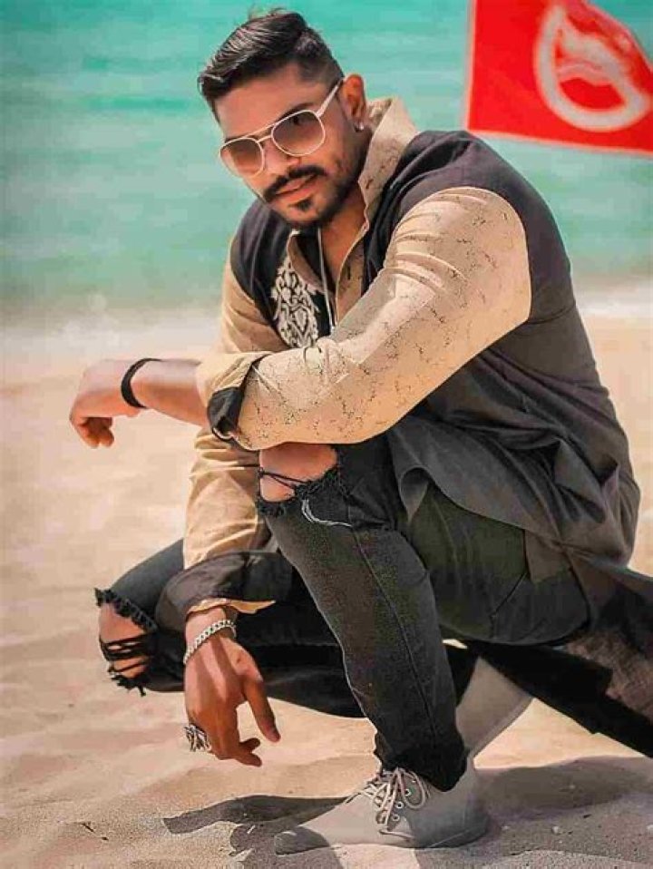 
Shadaab Shaikh Height, Weight, Net Worth, Age, Birthday, Wikipedia, Who, Nationality, Biography 