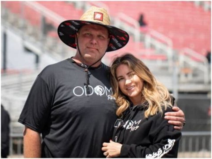 Shane Smith Net Worth - Wiki, Age, Weight and Height, Relationships, Family, and More