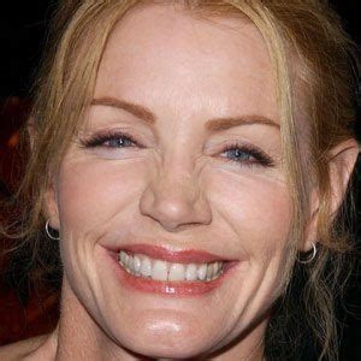 Shannon Tweed - Age, Family, Bio