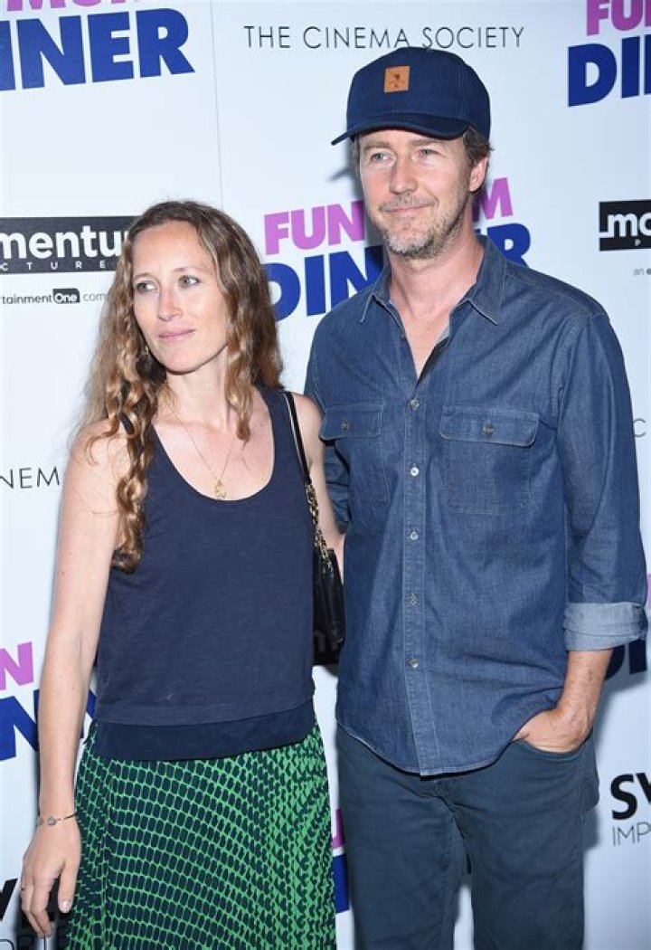 Shauna Robertson (Film Producer) - Age, Family, Bio