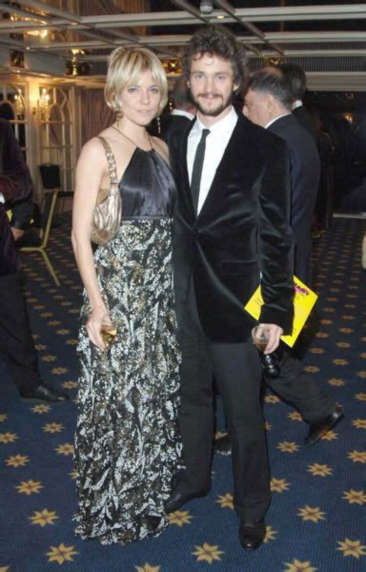 	Sienna Miller still sporting a sack	