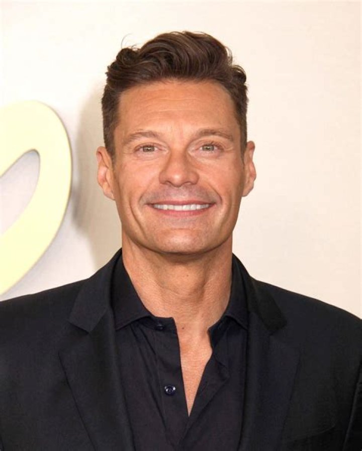 Simon Cowell makes a reference to Ryan Seacrest’s gayness on live TV!