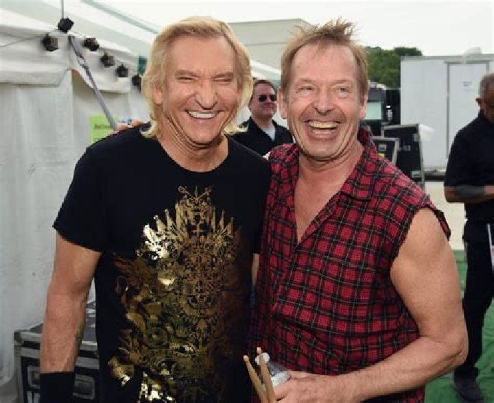 Simon Kirke Net Worth - Wiki, Age, Weight and Height, Relationships, Family, and More
