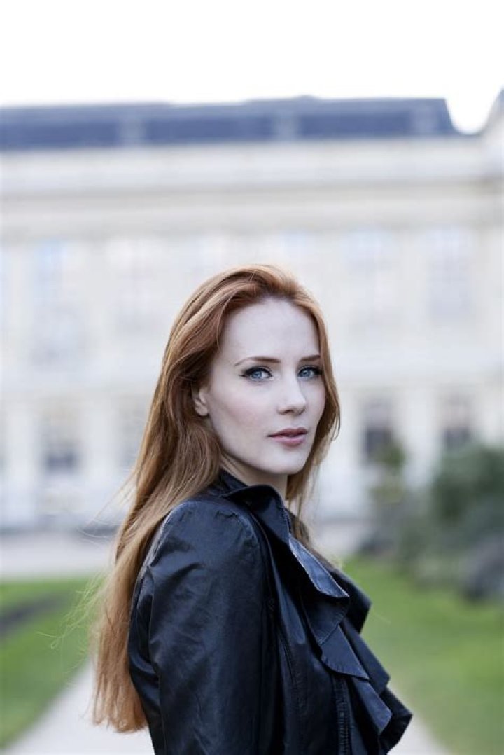 Simone Simons Bio (Wiki) 