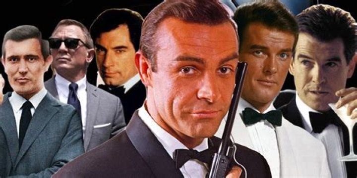 Sir Roger Moore is No more among us: James Bond Actor Dies of Cancer at the age of 89!!